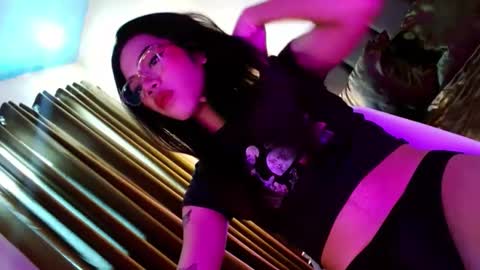 Snapshot of love_seren chatting on November 9, 3:05 am Seren online show from November 9, 3:05 am