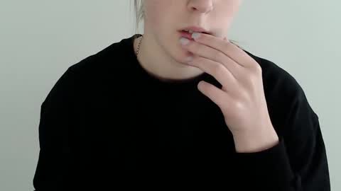 Snapshot of love_vivian chatting on November 4, 10:25 am Vivian online show from November 4, 10:25 am