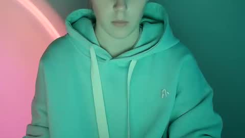 Snapshot of love_vivian chatting on November 28, 1:25 pm Vivian online show from November 28, 1:25 pm