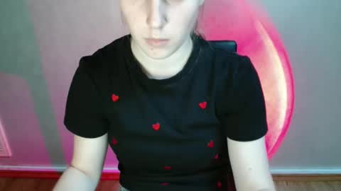 Snapshot of love_vivian chatting on December 18, 1:17 pm Vivian online show from December 18, 1:17 pm