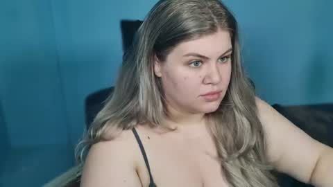 Snapshot of love_wiggy18 chatting on June 26, 4:28 am Ally online show from June 26, 4:28 am