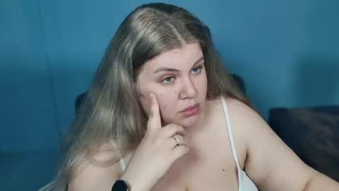 Snapshot of love_wiggy18 chatting on July 9, 5:17 pm Ally online show from July 9, 5:17 pm