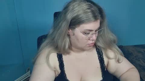 Snapshot of love_wiggy18 chatting on July 29, 4:32 am Ally online show from July 29, 4:32 am