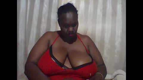 Snapshot of lovebigmelon chatting on February 25, 5:52 am Lynn online show from February 25, 5:52 am