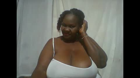 Snapshot of lovebigmelon chatting on November 3, 3:02 pm Lynn online show from November 3, 3:02 pm