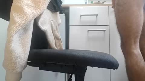 Liam online show from February 9, 9:37 am