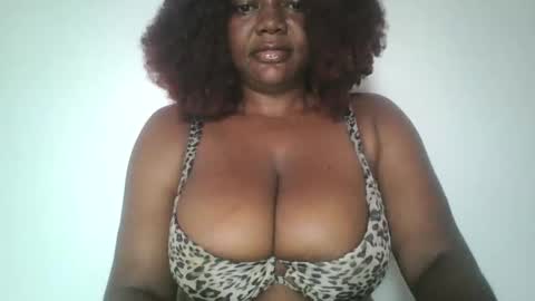 Snapshot of lovecumsluttie chatting on October 8, 6:33 am mila online show from October 8, 6:33 am