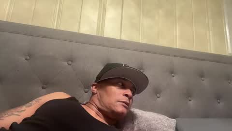 loved19 online show from March 18, 12:14 am