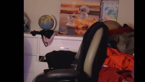 Snapshot of lovefuckingnsucking chatting on February 6, 4:17 am Ashley and Leon online show from February 6, 4:17 am