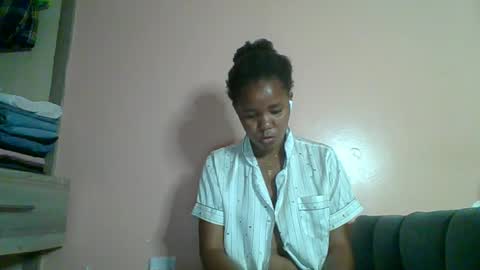 lovegal335 online show from June 29, 7:36 pm