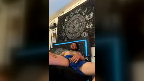 lovehurts282828 online show from June 14, 8:33 pm