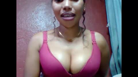 loveinlife750427 online show from December 3, 8:12 am