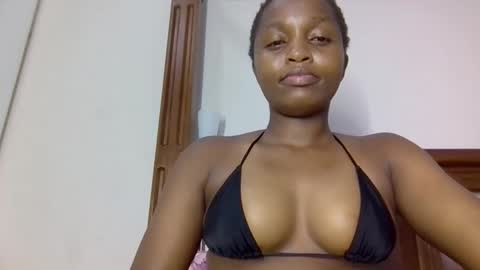 lovelbrownie online show from February 4, 6:03 pm