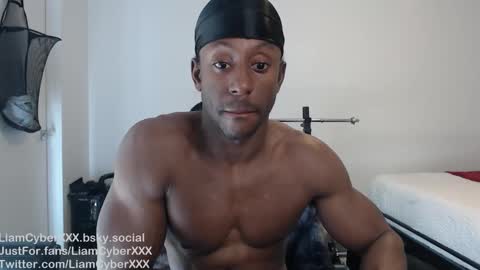 Snapshot of loveleexd21 chatting on February 8, 8:10 pm loveleexd21 online show from February 8, 8:10 pm