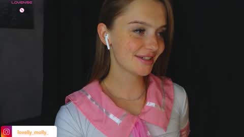 Molly online show from November 9, 4:16 pm