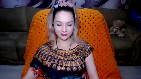 Snapshot of lovellymalina chatting on December 16, 2:27 pm private open online show from December 16, 2:27 pm