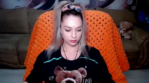 Snapshot of lovellymalina chatting on December 18, 6:03 pm private open online show from December 18, 6:03 pm