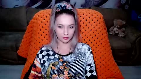 Snapshot of lovellymalina chatting on December 29, 3:57 pm private open online show from December 29, 3:57 pm