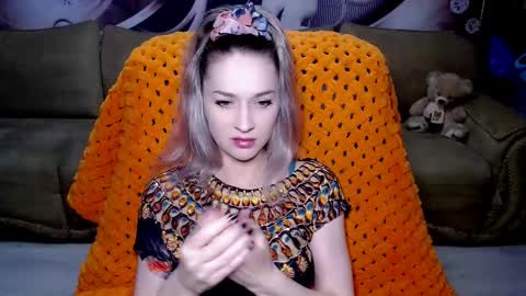 Snapshot of lovellymalina chatting on December 30, 2:30 pm private open online show from December 30, 2:30 pm