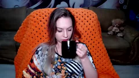 Snapshot of lovellymalina chatting on January 2, 4:13 pm private open online show from January 2, 4:13 pm