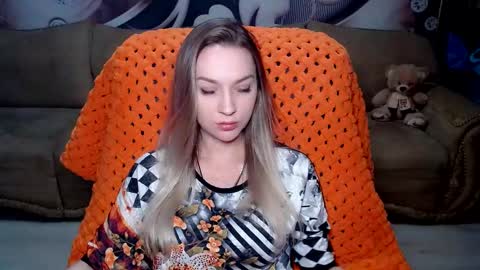 Snapshot of lovellymalina chatting on January 6, 2:58 pm private open online show from January 6, 2:58 pm