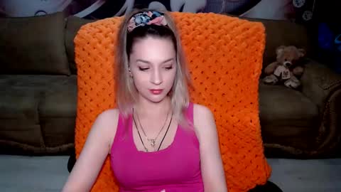 Snapshot of lovellymalina chatting on February 5, 4:36 pm private open online show from February 5, 4:36 pm