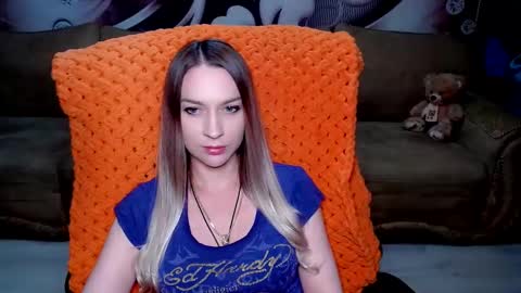 Snapshot of lovellymalina chatting on February 20, 7:08 pm private open online show from February 20, 7:08 pm