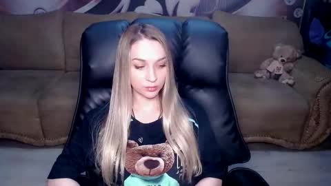 Snapshot of lovellymalina chatting on September 9, 3:55 pm private open online show from September 9, 3:55 pm