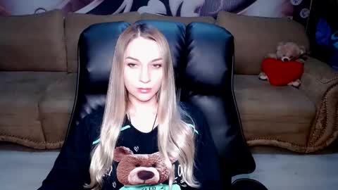 Snapshot of lovellymalina chatting on October 7, 5:10 pm private open online show from October 7, 5:10 pm