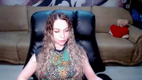 private open online show from April 1, 5:54 pm