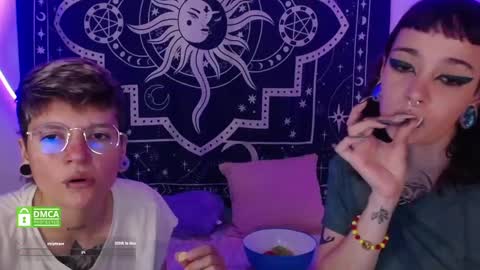 Snapshot of lovelockedlips chatting on March 4, 11:00 pm Alex Violet online show from March 4, 11:00 pm