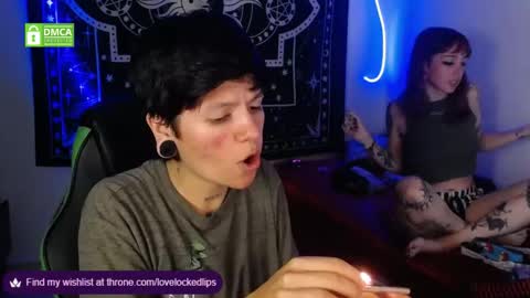 Snapshot of lovelockedlips chatting on September 14, 4:33 am Alex Violet online show from September 14, 4:33 am