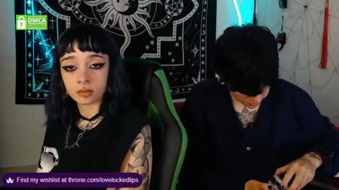 Snapshot of lovelockedlips chatting on October 22, 6:13 am Alex Violet online show from October 22, 6:13 am