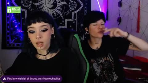 Snapshot of lovelockedlips chatting on October 23, 3:17 am Alex Violet online show from October 23, 3:17 am