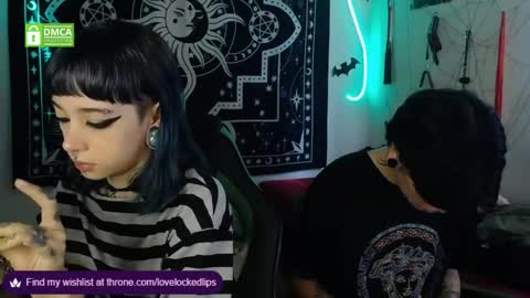 Snapshot of lovelockedlips chatting on November 9, 6:39 pm Alex Violet online show from November 9, 6:39 pm