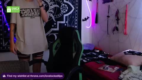 Snapshot of lovelockedlips chatting on November 23, 4:07 pm Alex Violet online show from November 23, 4:07 pm