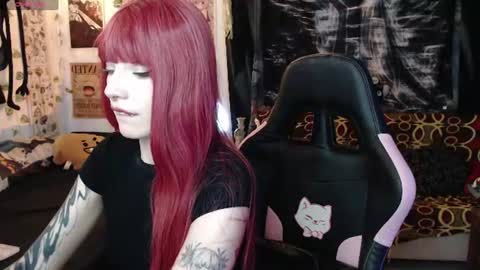 Snapshot of lovely_cass chatting on July 2, 6:41 am Cassie online show from July 2, 6:41 am