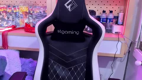 Chloe online show from February 26, 2:14 pm