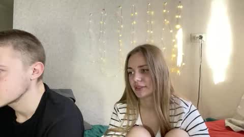 lovely_couple00 online show from March 10, 1:05 pm