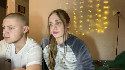 lovely_couple00 online show from March 18, 7:06 pm