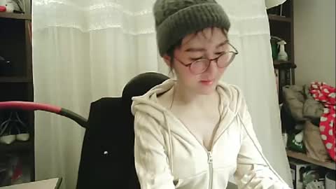 Snapshot of lovely_dana chatting on January 5, 3:34 pm DANA KIM online show from January 5, 3:34 pm