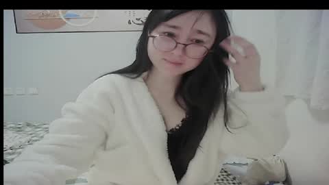 DANA KIM online show from April 28, 2:44 pm