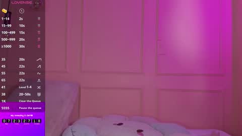 Emma online show from November 14, 1:32 pm