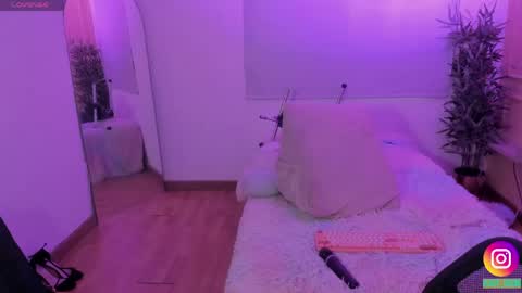 Emma online show from May 2, 1:05 pm