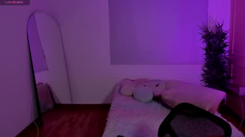 Emma online show from June 9, 1:23 pm