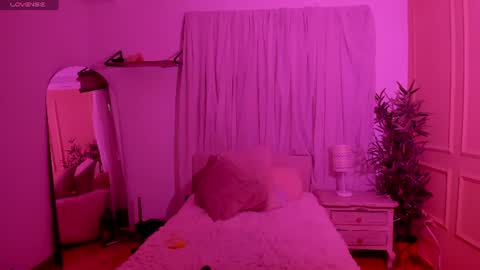 Emma online show from July 11, 1:47 pm