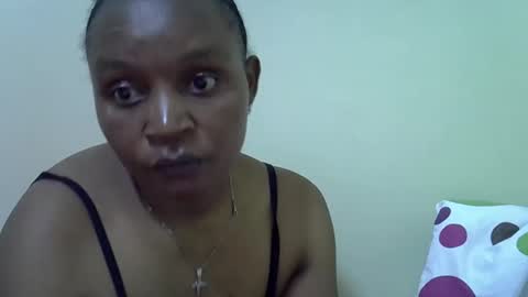 Snapshot of lovely_gee chatting on April 19, 6:10 pm sexylover online show from April 19, 6:10 pm