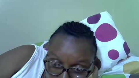 Snapshot of lovely_gee chatting on April 21, 1:42 am sexylover online show from April 21, 1:42 am