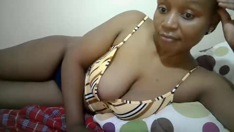 Snapshot of lovely_gee chatting on May 9, 7:19 pm sexylover online show from May 9, 7:19 pm