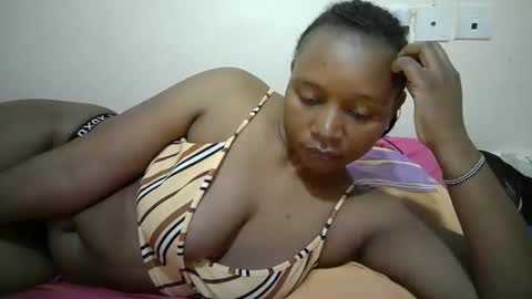Snapshot of lovely_gee chatting on May 15, 2:40 am sexylover online show from May 15, 2:40 am
